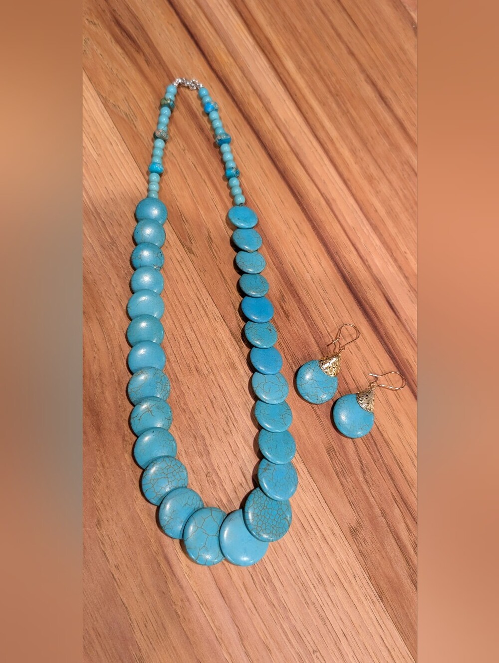 Source Unknown Turquoise Blue Bead Necklace with Matching Earrings